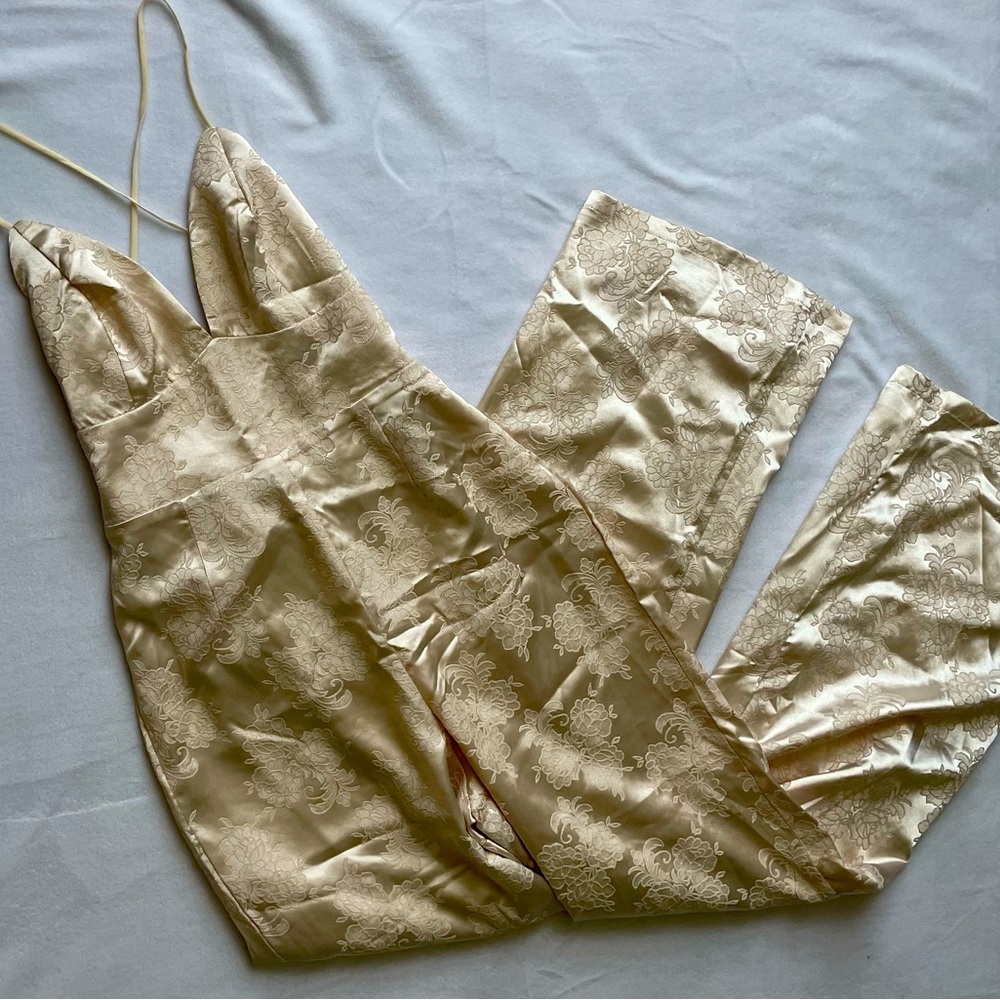 Lulus jumpsuit with embroidery